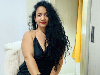 Alter: 40 / Löwe - Alter: 163 / normal - Geschlecht: weiblich - Ausrichtung: bisexuell - Haare: brünett / lang - Piercing: keins - bewebmaster-Alter: C - Hautfarbe: latina - Augen: schwarz - Rasur: vollrasiert